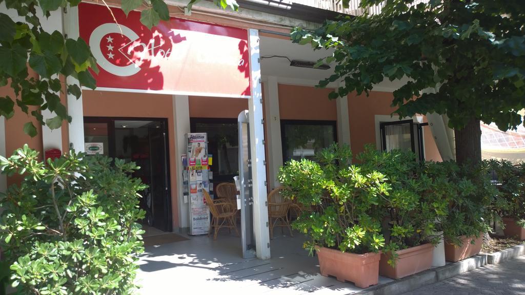 Hotel Canasta Rimini Kültér fotó